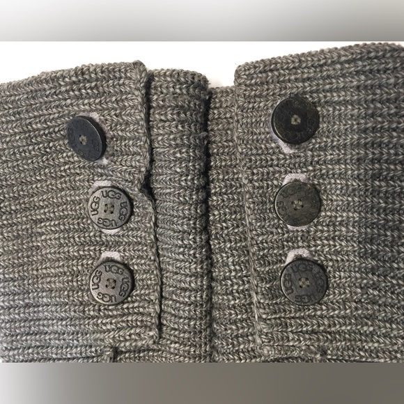 UGG Women’s Charcoal Grey Classic Cardy Knit Boot 5819 Size 9 - Picture 3 of 6